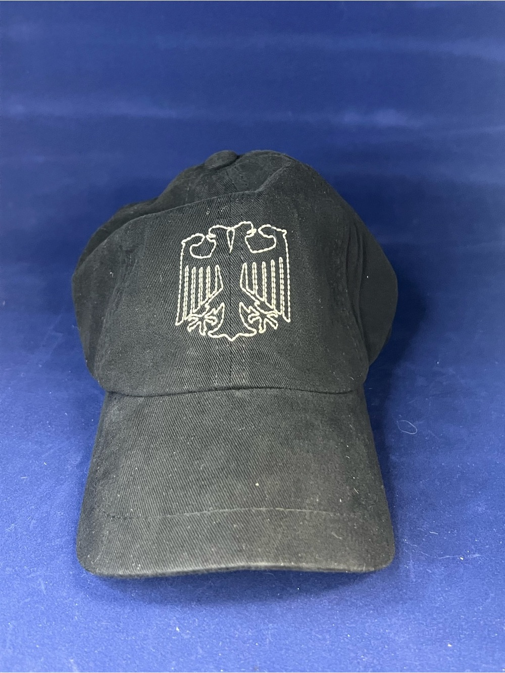 Yeezy Black Baseball Cap with Contrasting Emblem